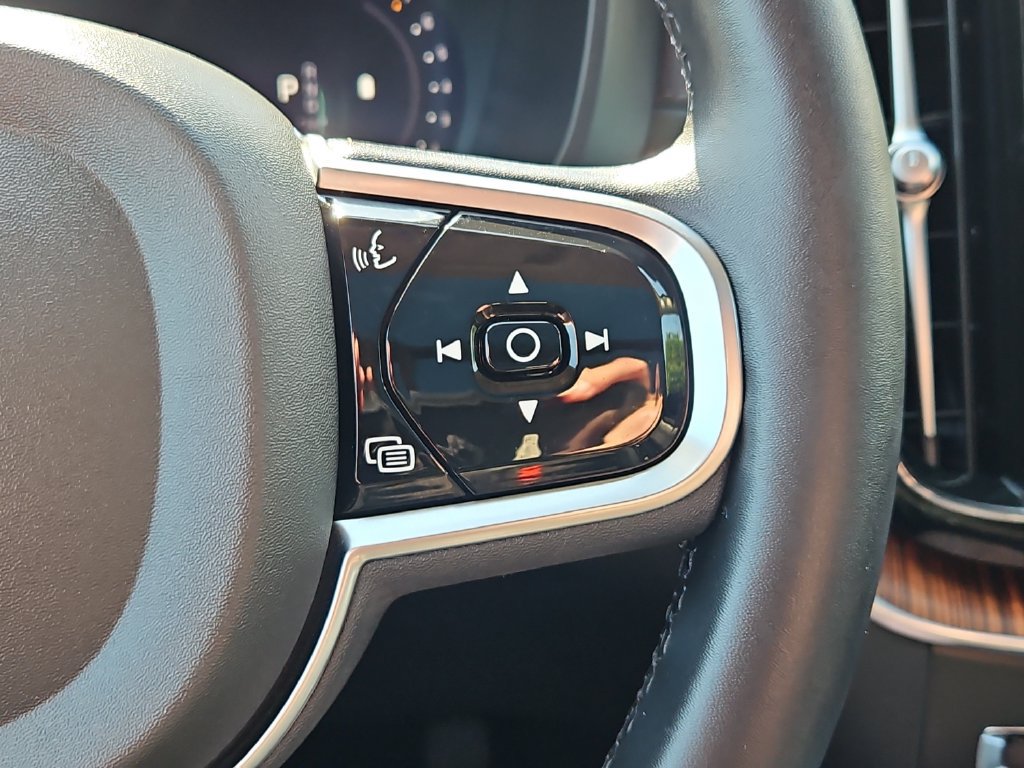 Used 2023 Volvo XC60 B5 Ultimate w/ Climate Package AWD/4WD image 22
