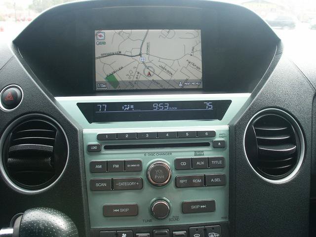 Used 2010 Honda Pilot Touring image 13