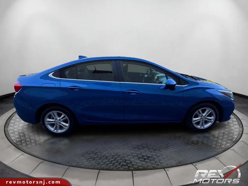 Used 2016 Chevrolet Cruze LT FWD image 6