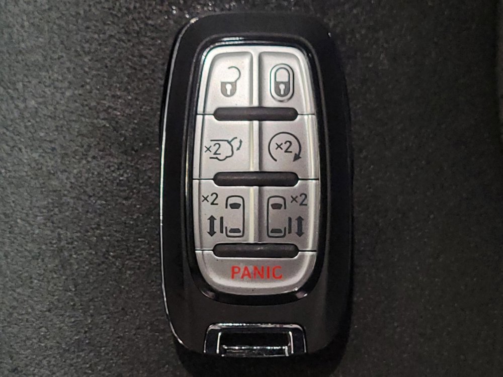 Used 2019 Chrysler Pacifica Touring-L w/ Advanced Safetytec Group FWD image 32