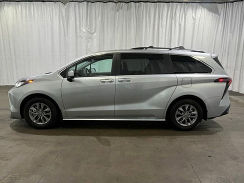 Certified 2023 Toyota Sienna LE FWD image 6
