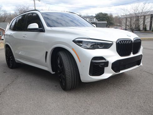 Used 2022 BMW X5 sDrive40i w/ M Sport Package image 9