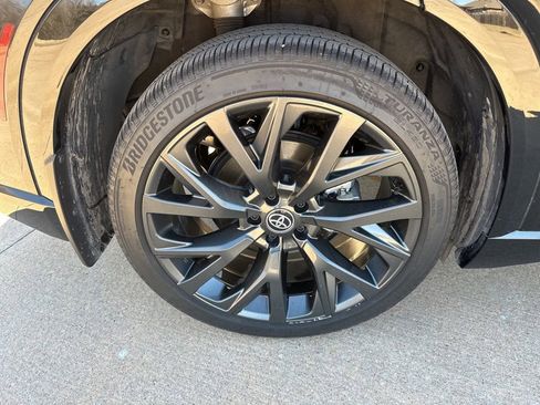 Used 2025 Toyota Crown Signia image 11