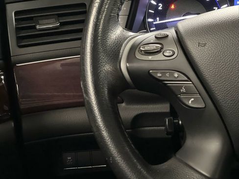 Used 2017 INFINITI Q70 L 3.7 image 28