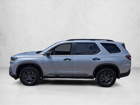 Used 2025 Honda Pilot TrailSport image 10