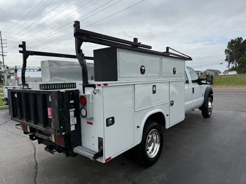 Used 2016 Ford F550 4x4 Crew Cab Super Duty image 5