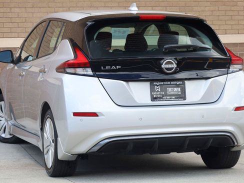 Used 2023 Nissan Leaf S FWD image 9