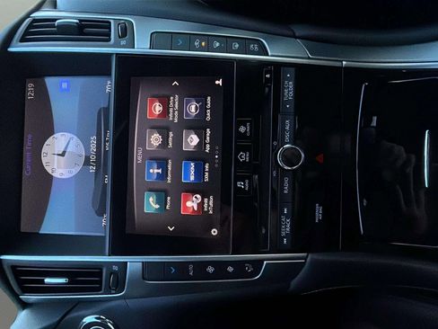 Used 2017 INFINITI Q60 2.0t w/ Moonroof Package image 26