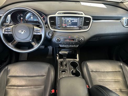 Used 2019 Kia Sorento EX image 14