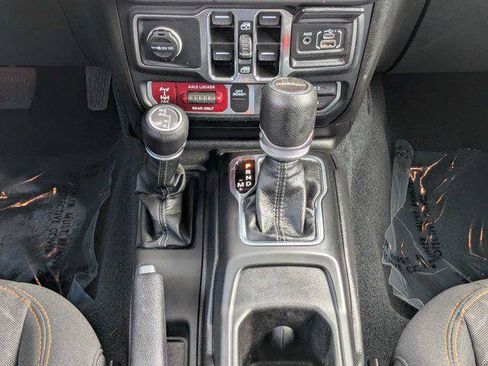 Certified 2024 Jeep Gladiator Mojave AWD/4WD image 18