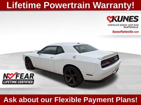 Used 2019 Dodge Challenger SXT RWD image 7