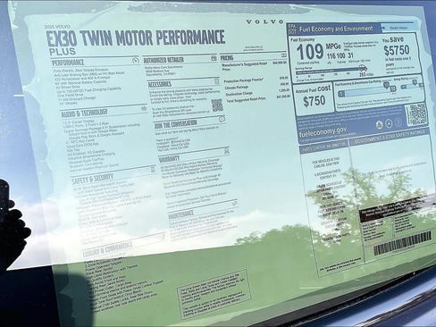 New 2025 Volvo EX30 Plus w/ Protection Package Premier image 37