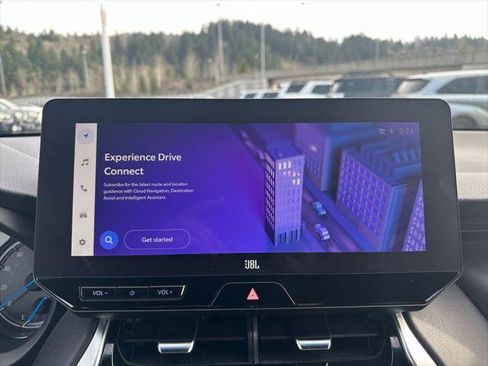 Certified 2024 Toyota Venza XLE image 17