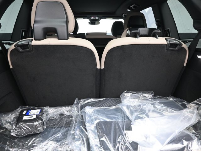 New 2026 Volvo XC90 T8 Plus w/ Protection Package Premier AWD/4WD image 33