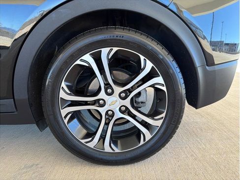 Used 2019 Chevrolet Bolt Premier w/ Infotainment Package image 28
