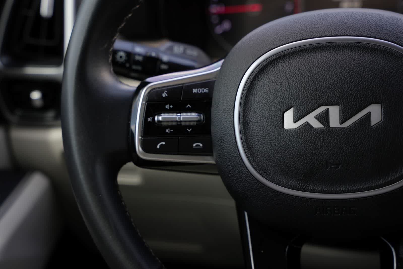 Used 2022 Kia Sorento EX w/ Panoramic Sunroof Package FWD image 10
