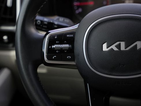 Used 2022 Kia Sorento EX w/ Panoramic Sunroof Package FWD image 10
