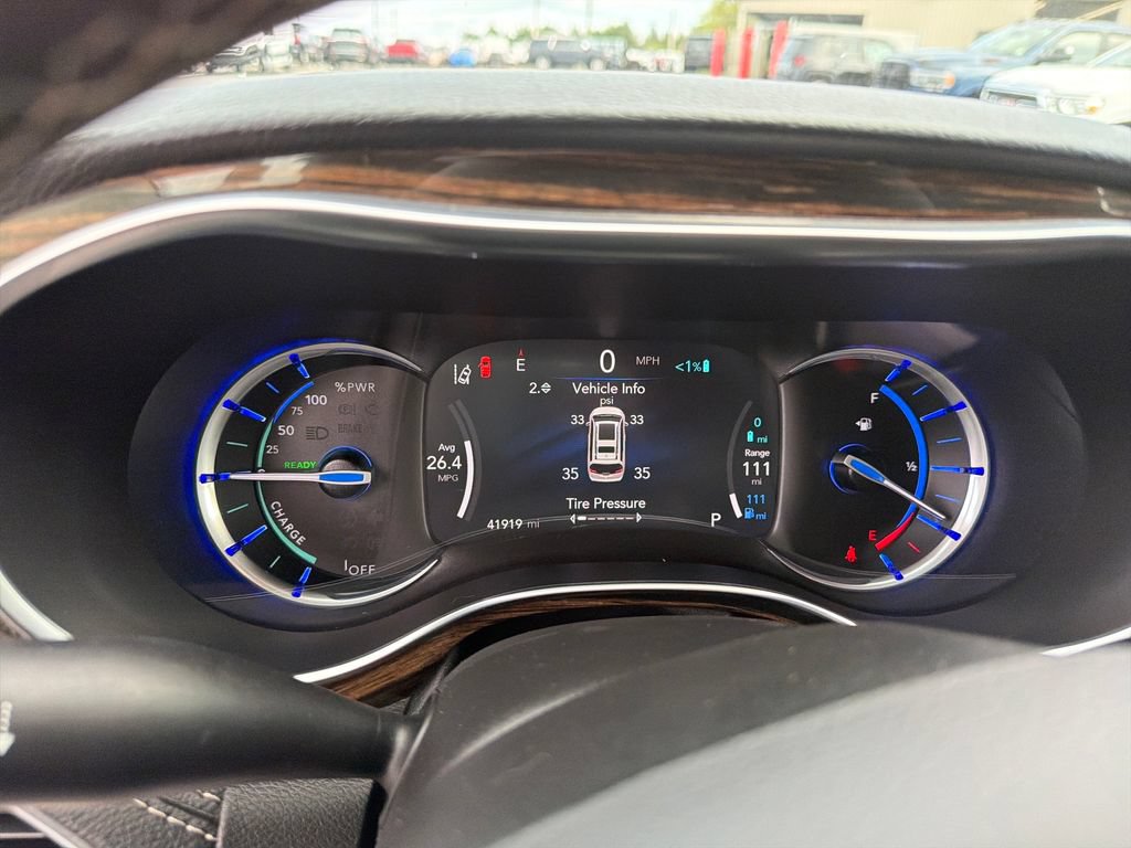 Used 2023 Chrysler Pacifica Limited FWD image 16