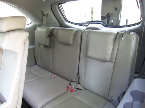 Certified 2019 Toyota Highlander XLE AWD/4WD image 17
