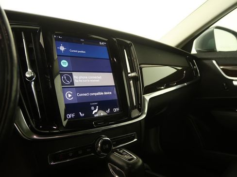 Used 2018 Volvo S90 T5 Momentum w/ Convenience Package image 13