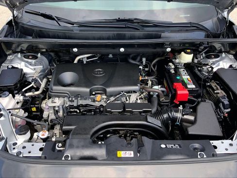 Used 2021 Toyota RAV4 XLE Premium image 32