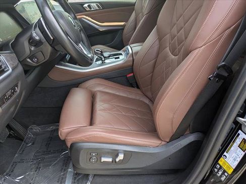 Used 2023 BMW X5 xDrive40i w/ Parking Assistance Package AWD/4WD image 17