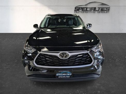 Used 2025 Toyota Highlander XLE AWD/4WD image 6