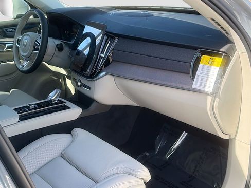 New 2026 Volvo XC90 T8 Ultra w/ Protection Package Premier AWD/4WD image 32