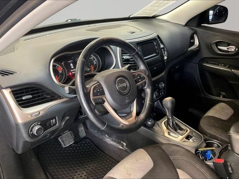 Used 2016 Jeep Cherokee Sport w/ Cold Weather Group AWD/4WD image 16