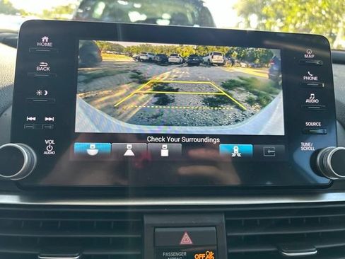 Used 2021 Honda Accord Touring image 14