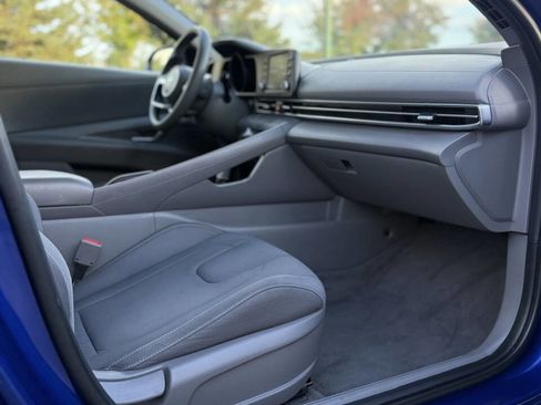 Used 2022 Hyundai Elantra SEL w/ Cargo Package image 26