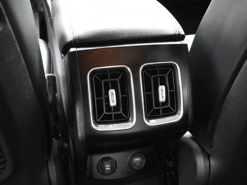 Used 2023 Kia Sorento EX image 11