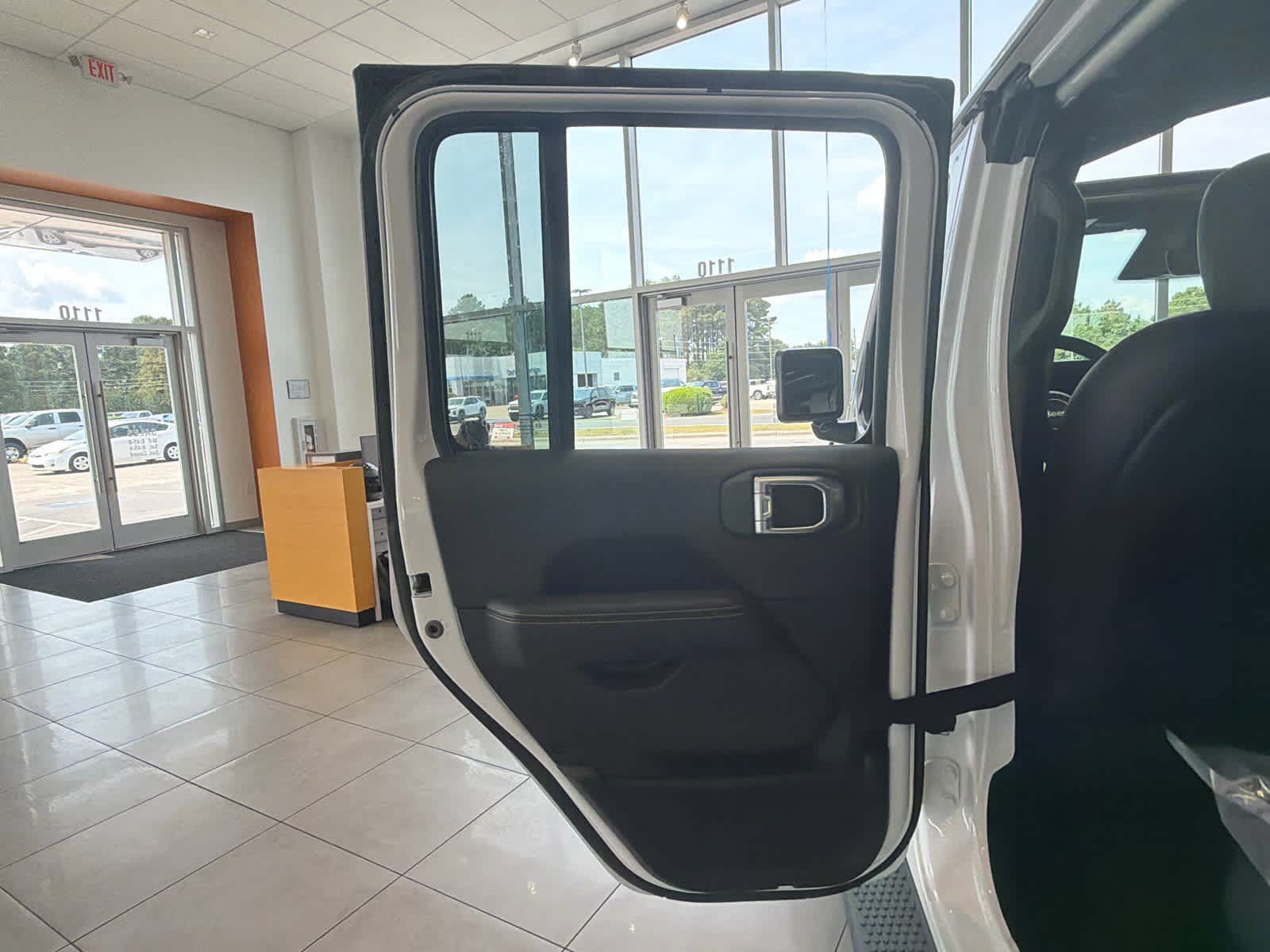 New 2026 Jeep Wrangler Unlimited Sahara AWD/4WD image 34
