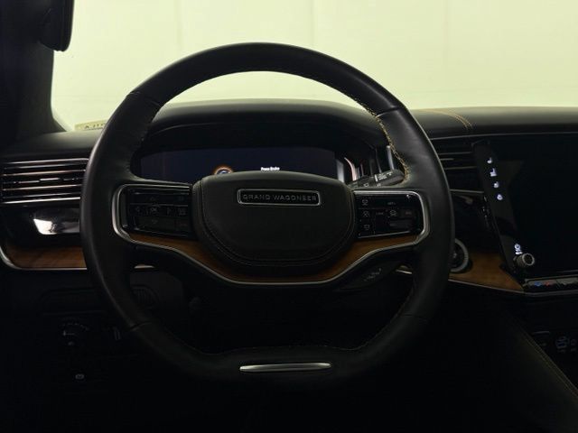 Used 2023 Jeep Grand Wagoneer Series III AWD/4WD image 22