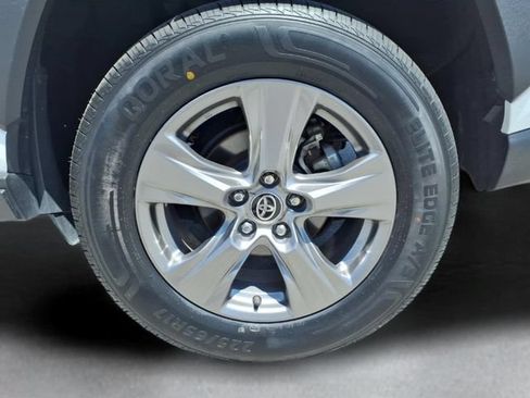 Used 2024 Toyota RAV4 XLE AWD/4WD image 12