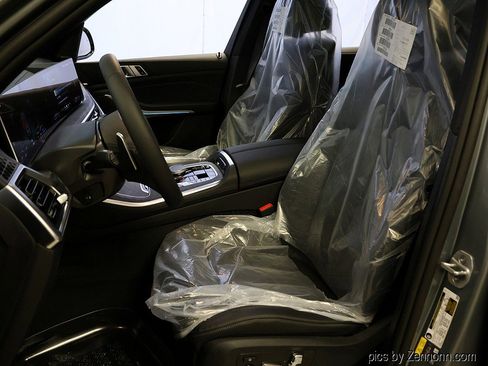 New 2026 BMW X5 xDrive50e w/ M Sport Package image 11