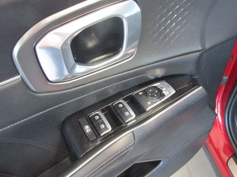 Used 2022 Kia Sorento SX image 27