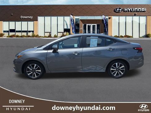 Used 2025 Nissan Versa SV FWD image 2