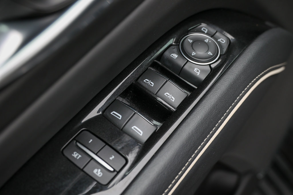 Used 2023 Cadillac Escalade Sport w/ LPO, ONYX Package AWD/4WD image 6