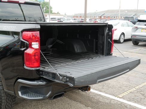 Used 2024 Chevrolet Silverado 1500 Custom Trail Boss w/ Midnight Edition AWD/4WD image 18