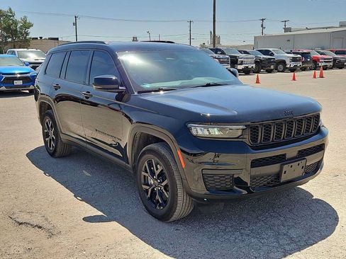 Used 2025 Jeep Grand Cherokee L Altitude AWD/4WD image 2