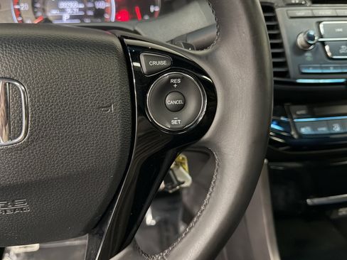 Used 2017 Honda Accord Sport image 27