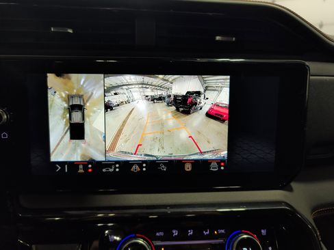 Used 2025 GMC Sierra 3500 AT4 w/ AT4 Premium Plus Package AWD/4WD image 15