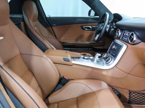 Used 2011 Mercedes-Benz SLS AMG Coupe image 17