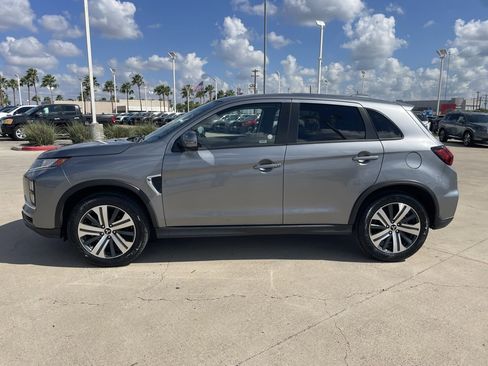 Used 2025 Mitsubishi Outlander Sport SE image 3