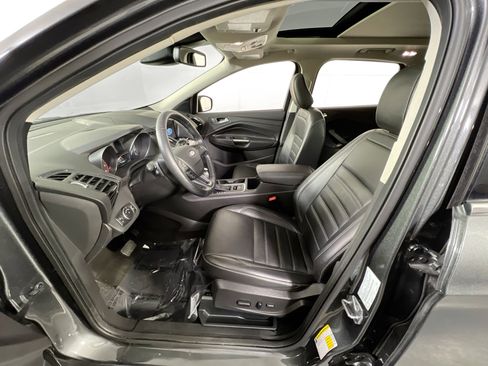 Used 2019 Ford Escape Titanium image 21