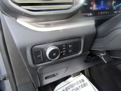 Used 2021 Ford Explorer XLT w/ Equipment Group 202A image 14