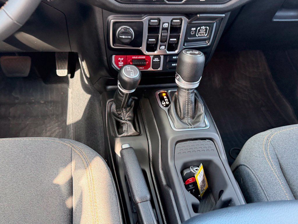 Used 2024 Jeep Wrangler Unlimited Sport AWD/4WD image 22