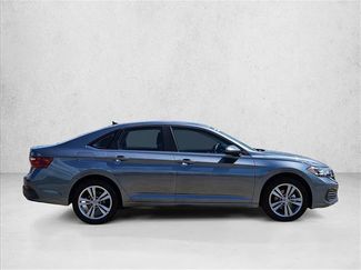 Used 2024 Volkswagen Jetta SE FWD video 4