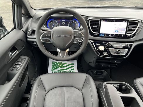 New 2026 Chrysler Voyager LX image 13